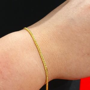 Solid 18ct yellow gold bracelet
